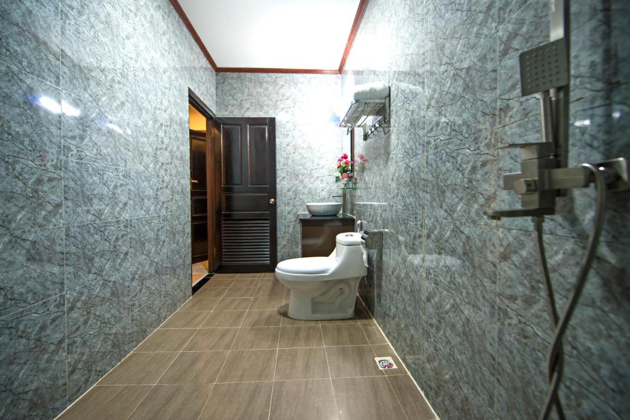 Vang Vieng Freedom Star's Hotel Buitenkant foto